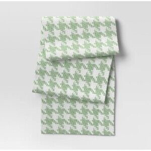 Houndstooth Table Runner Light Green and White‎ 14"x72" 100% Cotton NWT